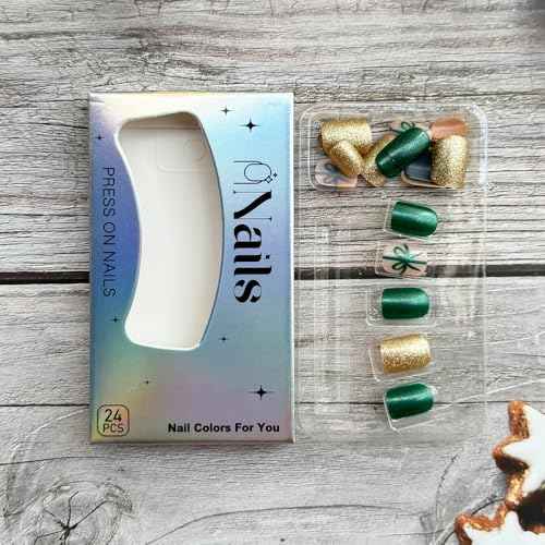 Christmas Press on Nails Short Square Fake Nails with Gold Glitter Design Gift Knot Full Cover Xmas Nails Artificial Green False Nail Glossy Christmas Glue on Nails for Women Girl DIY Acrylic Manicure