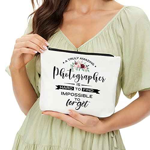 Photography lover Amazing Funny Gift, Hard to Find Christmas Birthday Graduation Thank You Gift for Videographers Makeup Bag