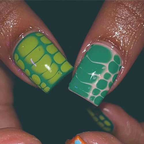 IMRAIN Short Press on Nails Square Colorful Fake Nails with Crocodile-Print Designs Glossy Full Cover Squoval Artificial Nails for Women 24Pcs Y2K Acrylic Nail Kit