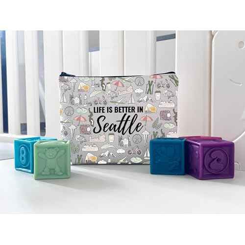 WCGXKO Seattle Gifts And Souvenirs Life Is Better In Seattle Makeup Bag Seattle Trip Gift For Women (Better In Seattle)