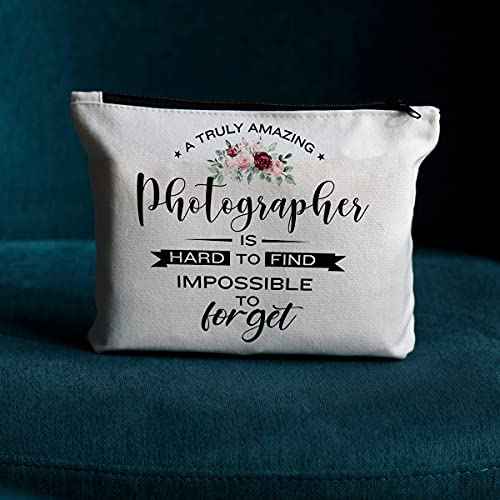 Photography lover Amazing Funny Gift, Hard to Find Christmas Birthday Graduation Thank You Gift for Videographers Makeup Bag
