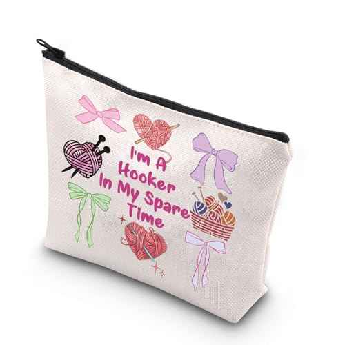 WCGXKO Crochet Lover Gift Crocheters Gift I'm A Hooker In My Spare Time Zipper Pouch Makeup Bag (spare time bow)