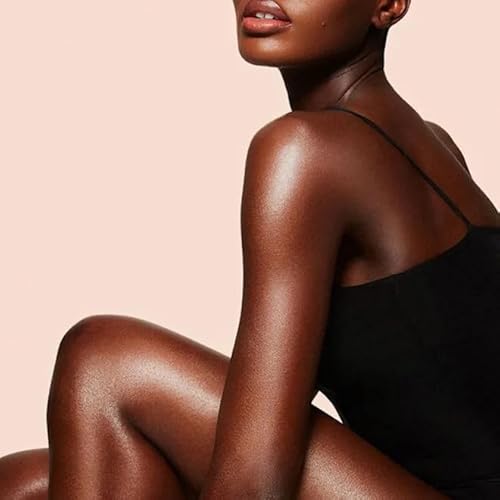 Charlotte Tilbury Super Model Body Highlighter - Hydrating Body Shimmer with Hyaluronic Acid, Vitamins C & E, Rosehip Oil, Caffeine & Plant Extracts - Leaves Skin with a Glossy, Sculpted Glow