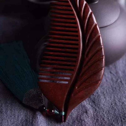 Sitronugras Wooden Comb For Women - Carved Craft Natural Boxwood Hair Comb - No Static Fine Tooth Wood Comb with gift box (leaf)