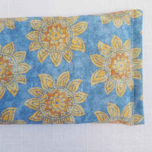 Eye Pillow with Flaxseed, Eucalyptus & Mint, Small Heat and Cold Therapy Pad, Caregiver Gift, Eco-Friendly Ingredients, Microwavable Sinus and Headache Mask - Blue Vintage Floral