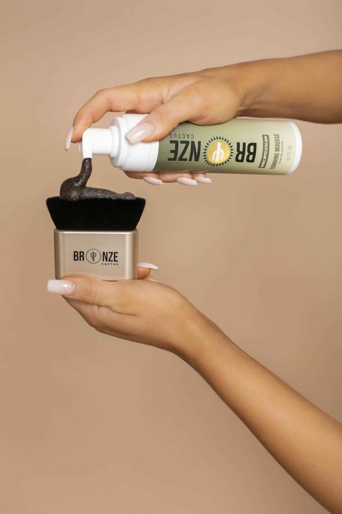 Bronze Cactus Chocolate Glaze Tanning Mousse | Easy Application & Instant Gratification | Dries Immediately Without Leaving You Sticky | Non-Scented, Streak Free (Dark)