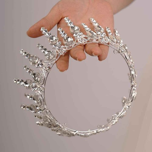 Wekicici Silver Round Crystal Tiaras Queen Crowns for Women Girls Princess Tiara with Rhinestone Wedding Crown for Prom Bridal Festival Party Christmas Gifts (Silver)