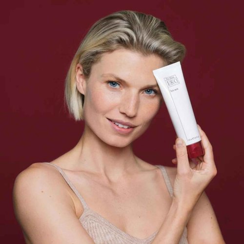 Rediscover Youthful Skin with Nu Skin 180° Face Wash - Anti-Aging Cleanser for Smoother Skin, Diminished Wrinkles, and Dark Spot Reduction - Creamy Vitamin C Formula