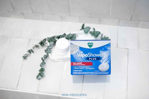 Vicks, VapoShower Plus, Shower Steamers, Eucalyptus Shower Steamer & Menthol Scent, Clean Dissolving Vapor Shower Tablets, Aromatherapy Shower Steamer & Shower Bombs, 12 count