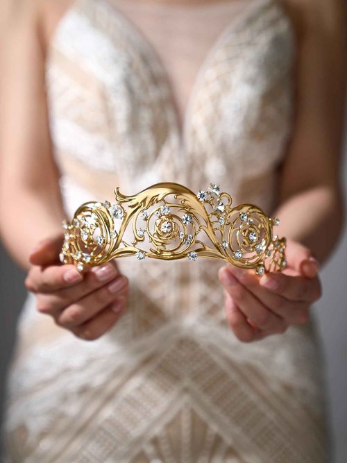 Classic Bridgerton Tiaras for Women, Royal Queen Crowns and Tiaras for Bride Wedding Bridal Birthday Quinceanera Pageant Party Prom,Halloween Costume Cosplay Accessories,Leilani Crystal Tiara,Gold