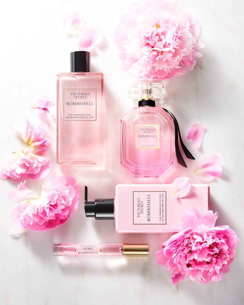 Victoria's Secret Bombshell Eau de Parfum, Notes of Purple Passion Fruit, Shangri-La Peony & Vanilla Orchid, Perfumes for Women (1.7 oz)