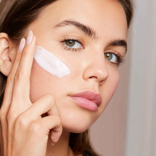 Clarins Hydra-Essentiel Rich Cream|Intensely Hydrating Moisturizer|60 Seconds to Plumper Skin*|Nourishes, Softens and Soothes|Double Dose Hyaluronic Acid|Very Dry Skin Type|1.7 Ounces