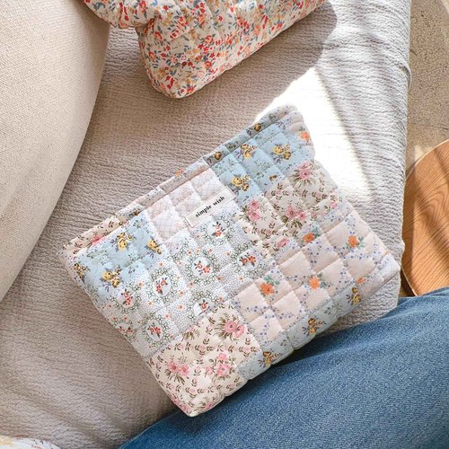 Sminra 2 Pieces Floral Makeup Bag, Cute Travel Quilted Pouch Cosmetic Bag Organizer, Small Cotton Coquette Aesthetic Purse Toiletry Bag for Women Girls accessories (Blue Flower-2PCS)